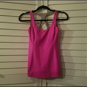 🦄 LULULEMON Tank with Bra, size 6